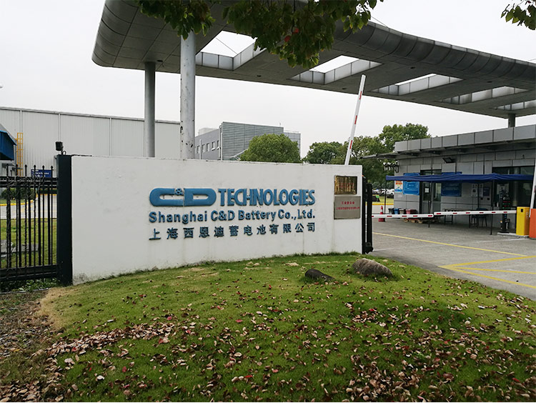 蓄電池廠控制金屬灰塵，可選用水幕型風淋室